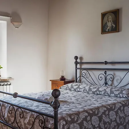 Castelvecchio, Casa Con Piscina A * Fabriano