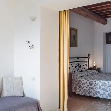 Castelvecchio, Casa Con Piscina A Farm stay Fabriano