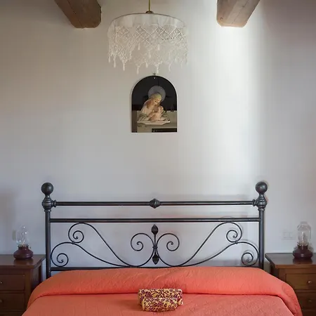 Farm stay Castelvecchio, Casa Con Piscina A Fabriano