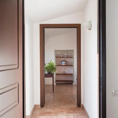 Castelvecchio, Casa Con Piscina A Fabriano